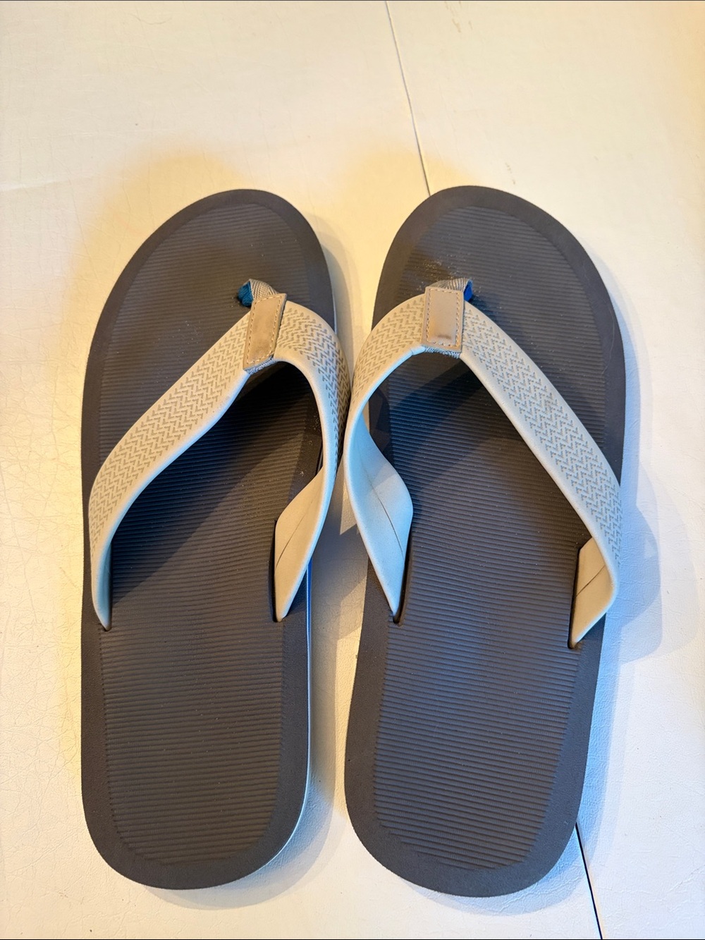 Men's Flip Flop Sandals in Beige and Dark Gray - Size 11